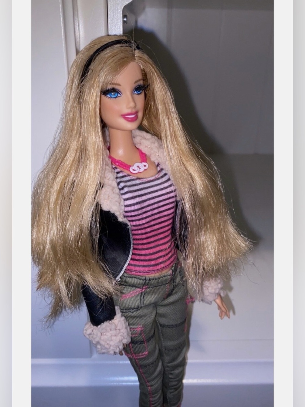 2013 Barbie Fashionista Style Doll - Pre-Owned - Clothes Included